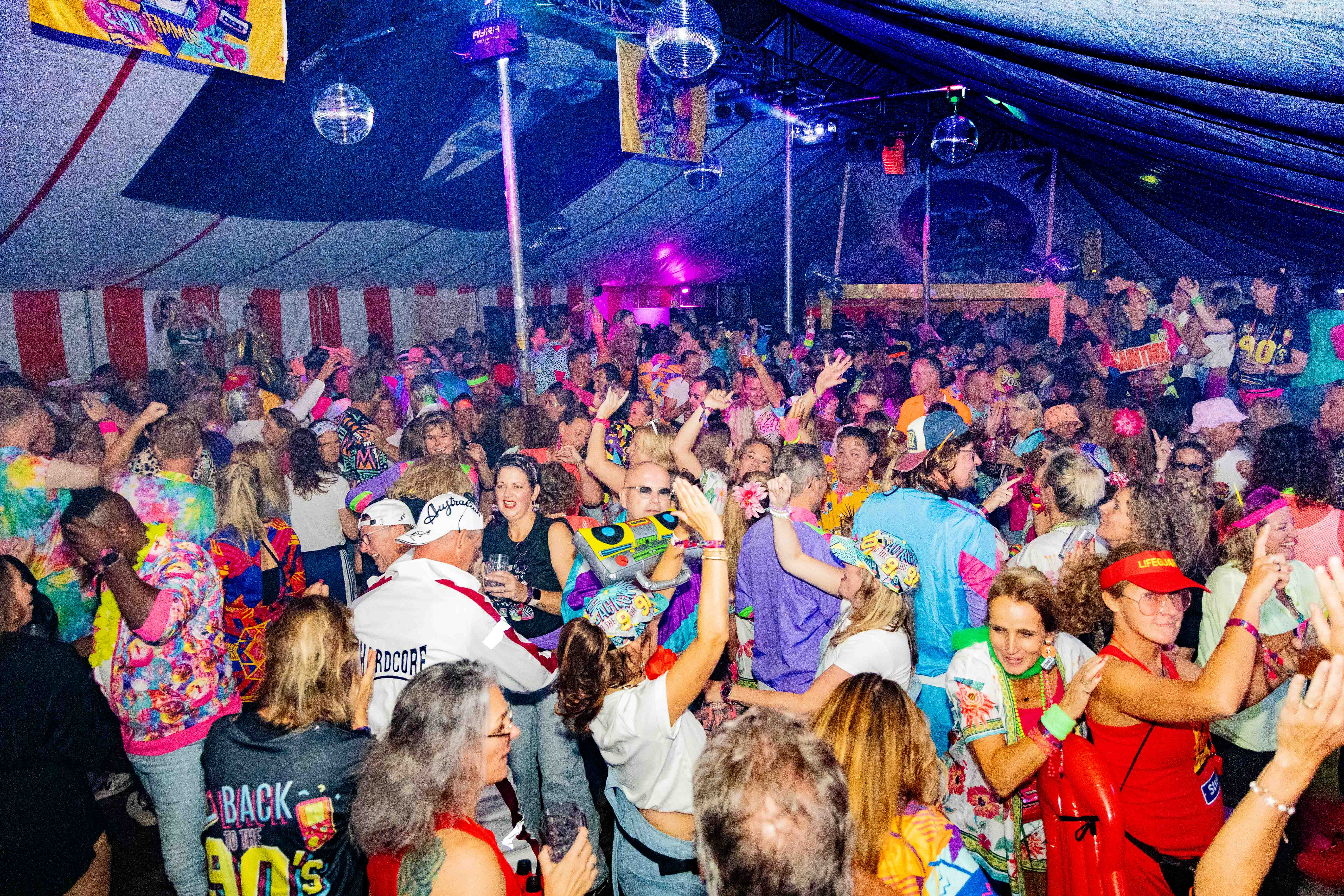 Foto's 90's Summer vibes online!